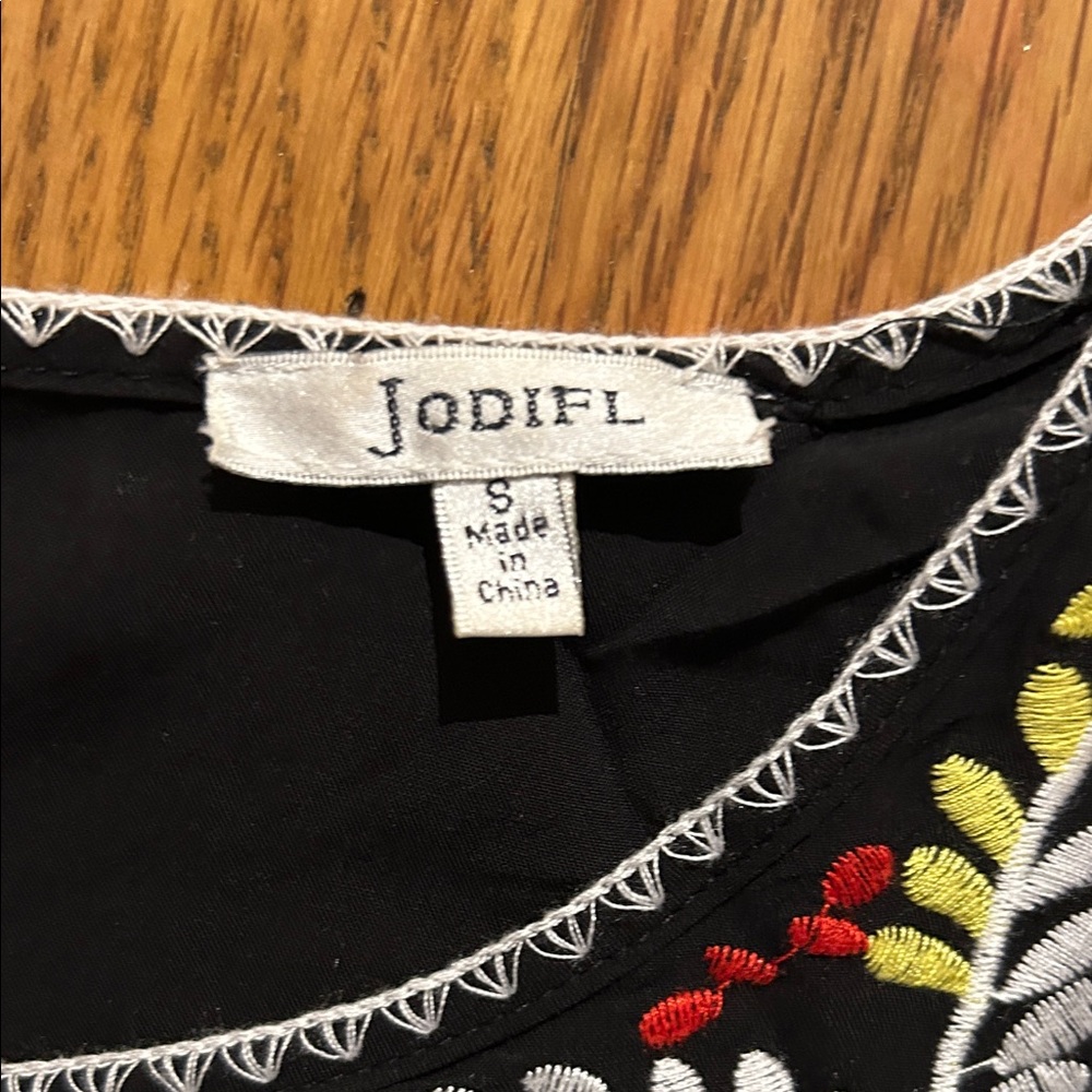 JODIFL Black Sleeveless Mini Dress with Multicolor Floral Embroidery - Picture 2 of 6